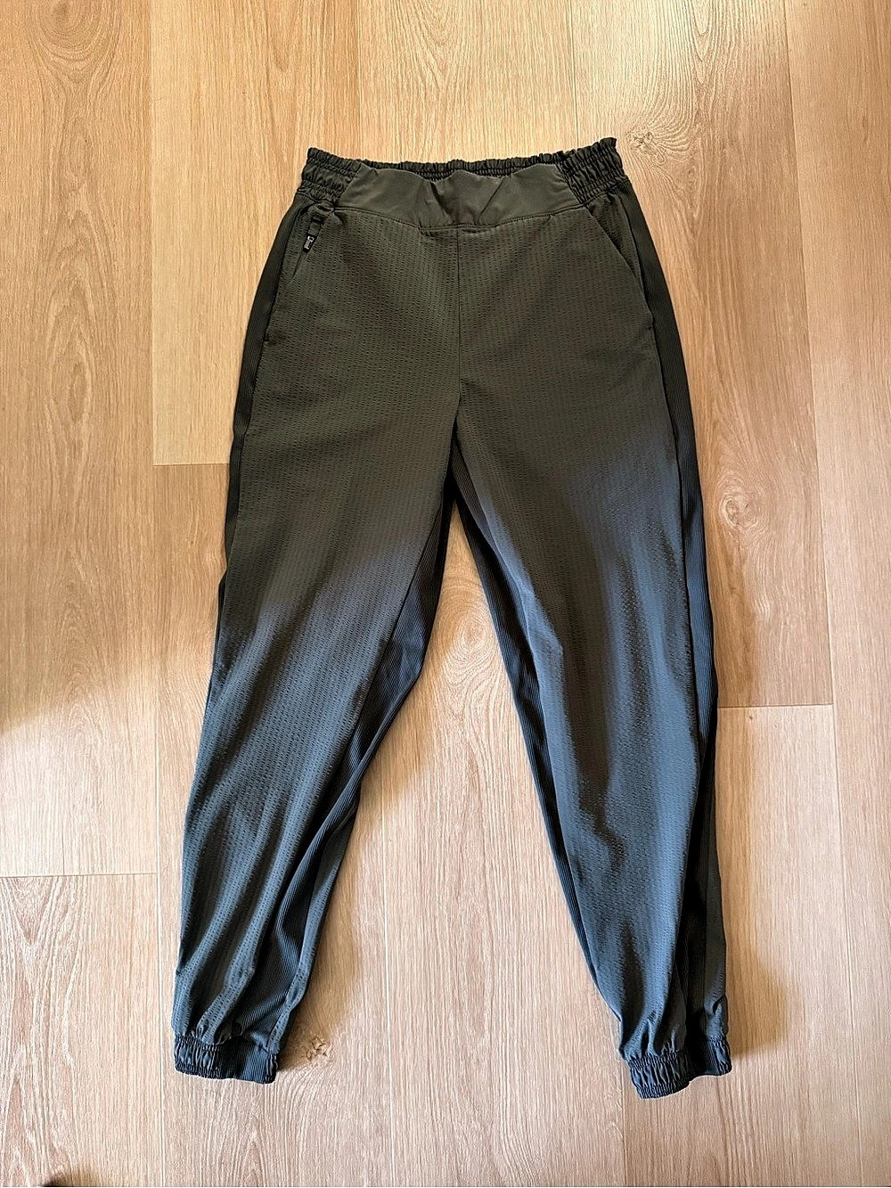 Athleta Textured Brooklyn Jogger Track Pants olive green
